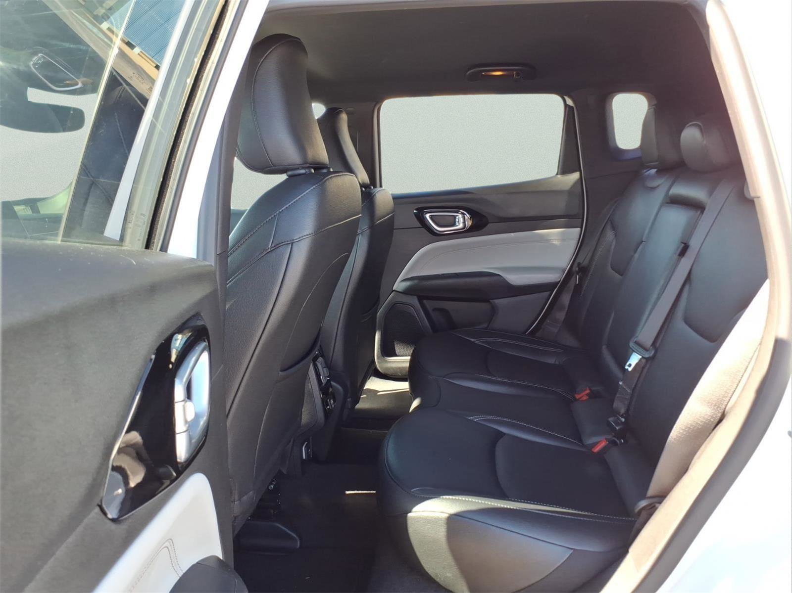 Used 2025 Jeep Compass Limited AWD/4WD image 10