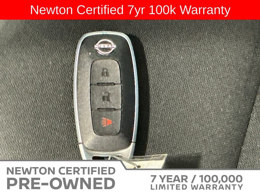 Used 2025 Nissan Rogue S FWD image 31