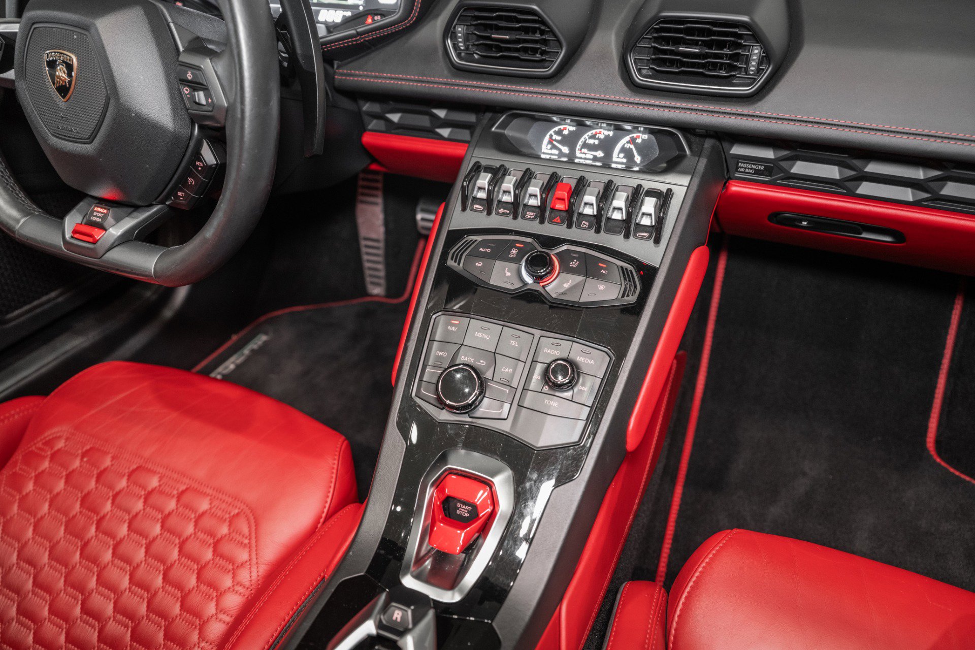 Used 2016 Lamborghini Huracan LP 610-4 image 26