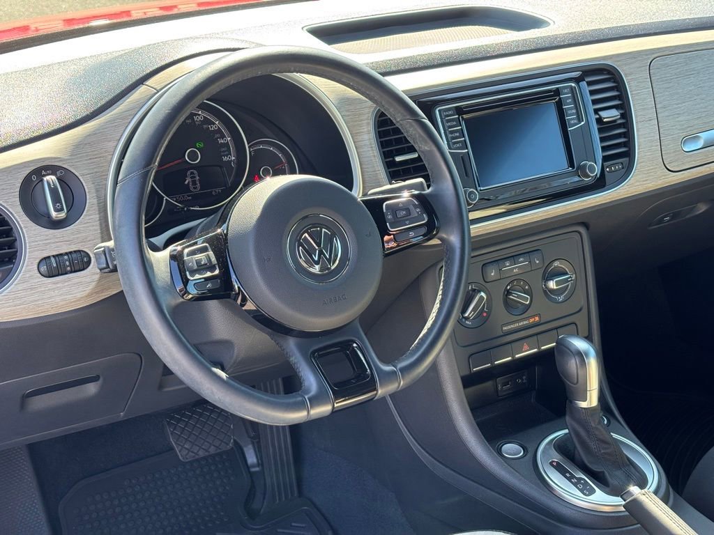 Used 2018 Volkswagen Beetle 2.0T Coast image 9