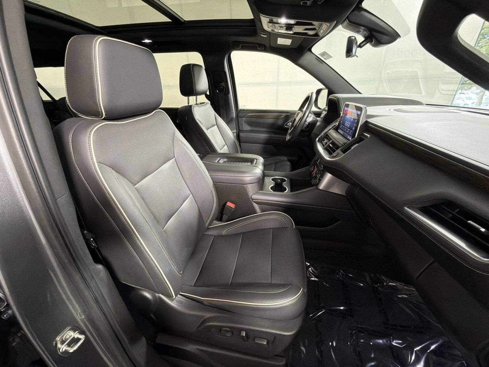 Used 2021 Chevrolet Suburban Premier image 28