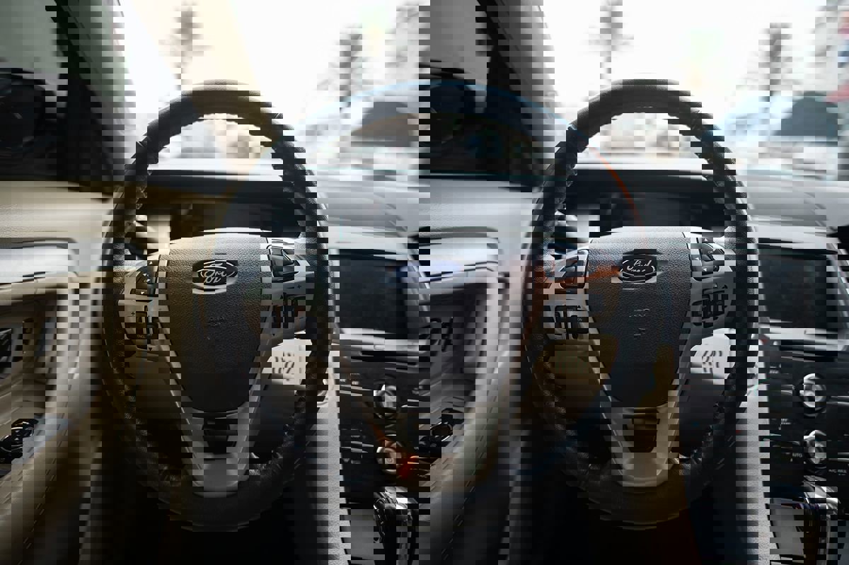 Used 2018 Ford Taurus SEL w/ Equipment Group 201A image 25