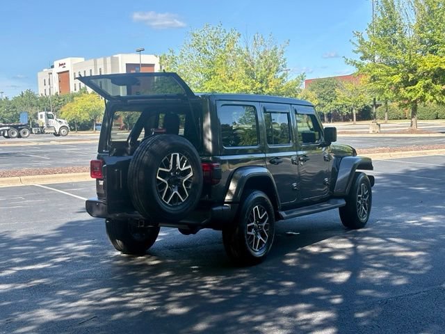 Used 2025 Jeep Wrangler Unlimited Sahara AWD/4WD image 18
