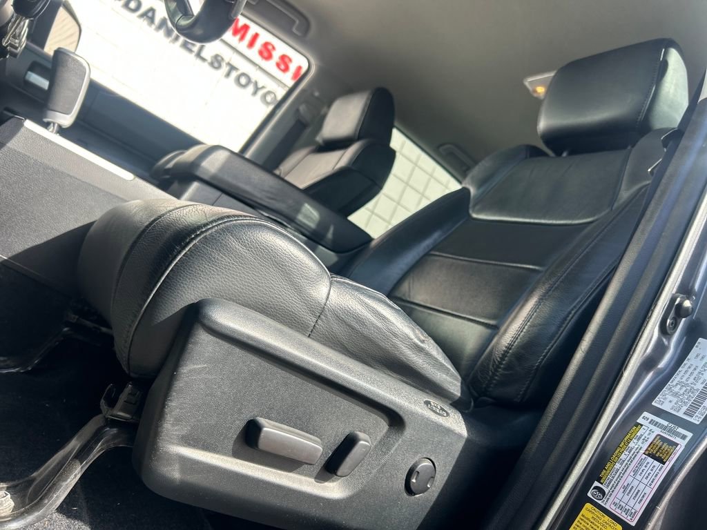 Used 2020 Toyota Tundra SR5 w/ SR5 Leather Package image 9