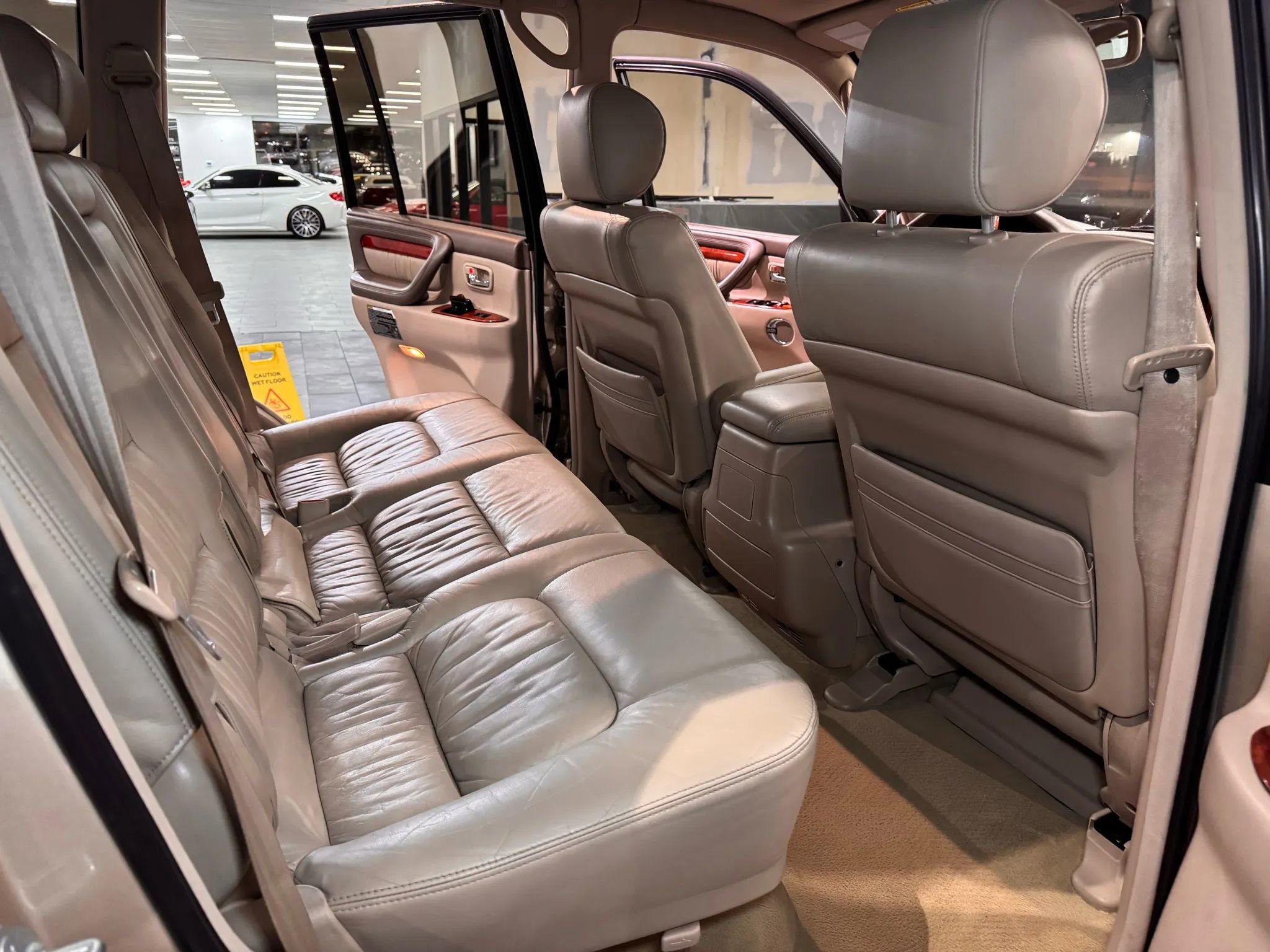 Used 2001 Lexus LX 470 4WD image 15