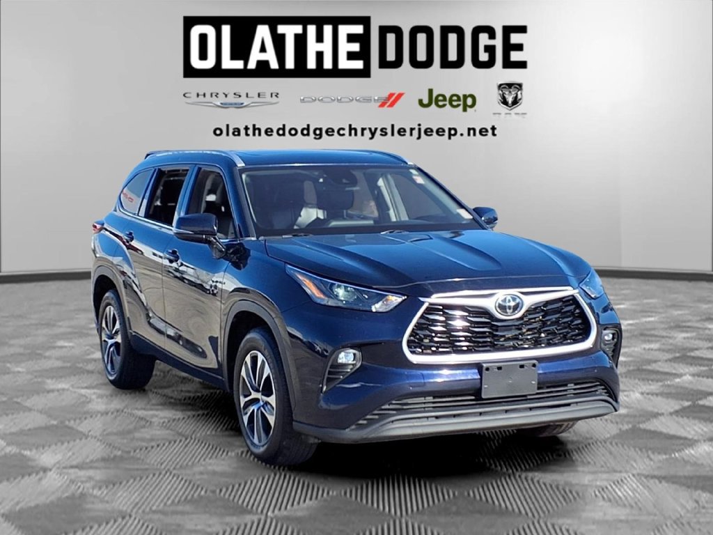 Used 2022 Toyota Highlander XLE FWD image 33
