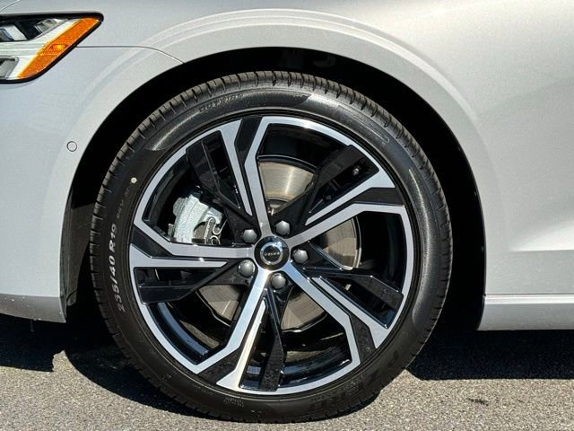 New 2024 Volvo S60 B5 Plus w/ Climate Package image 35