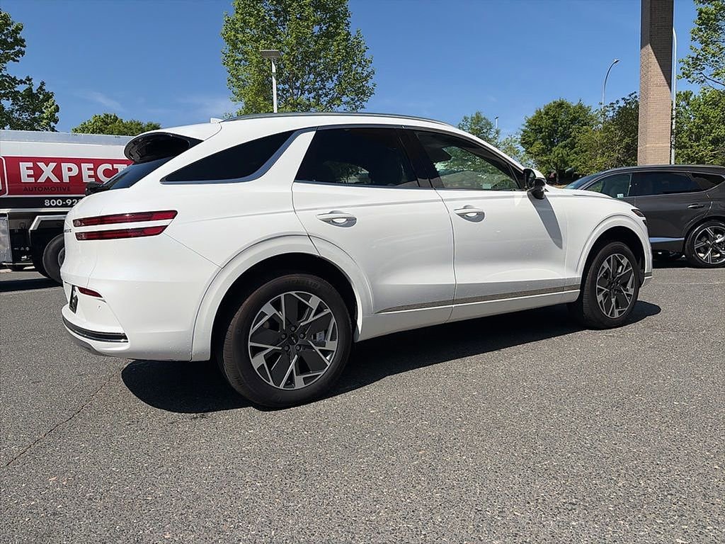 Used 2026 Genesis Electrified GV70 AWD/4WD image 3