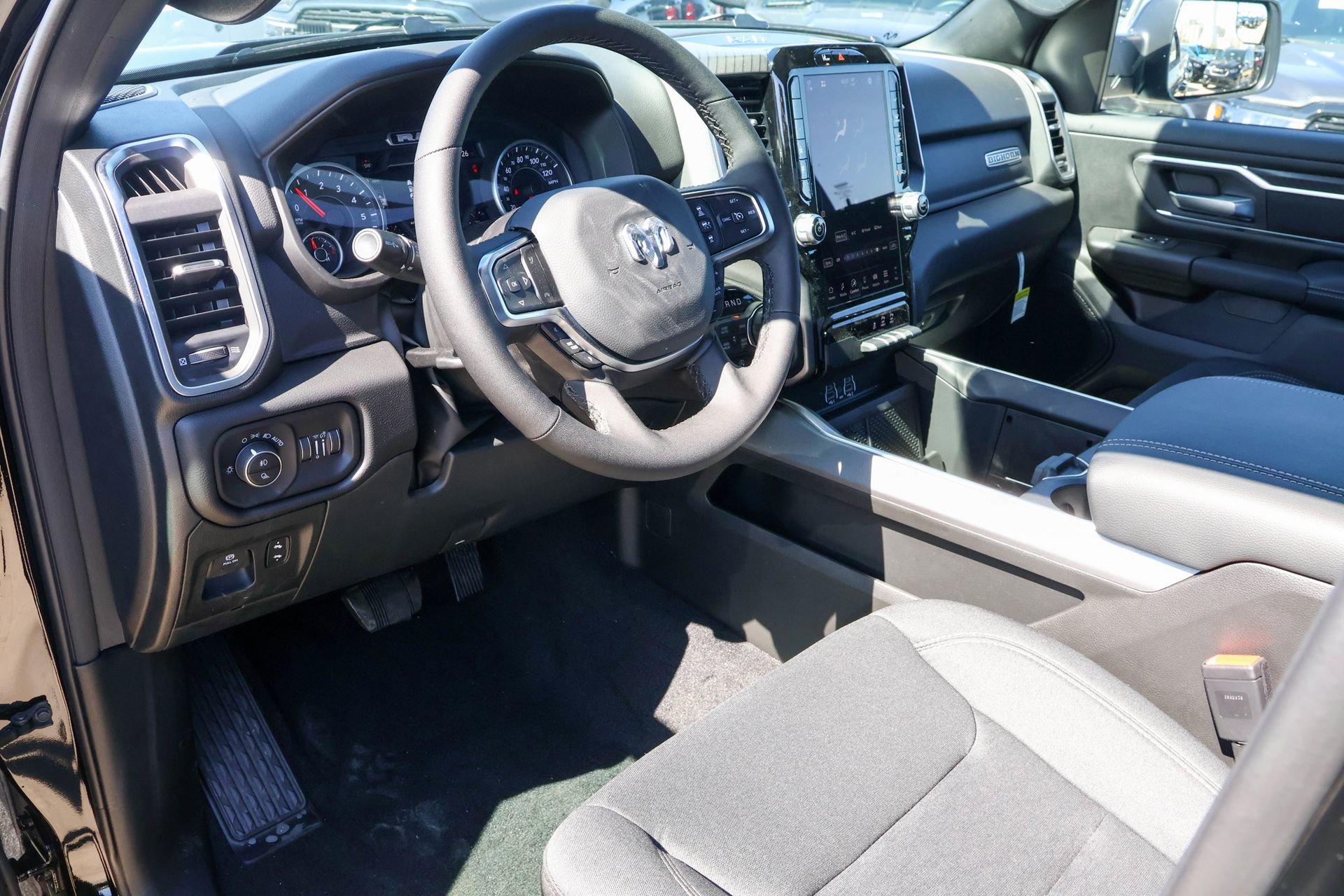 New 2026 RAM 1500 4x4 Crew Cab image 3