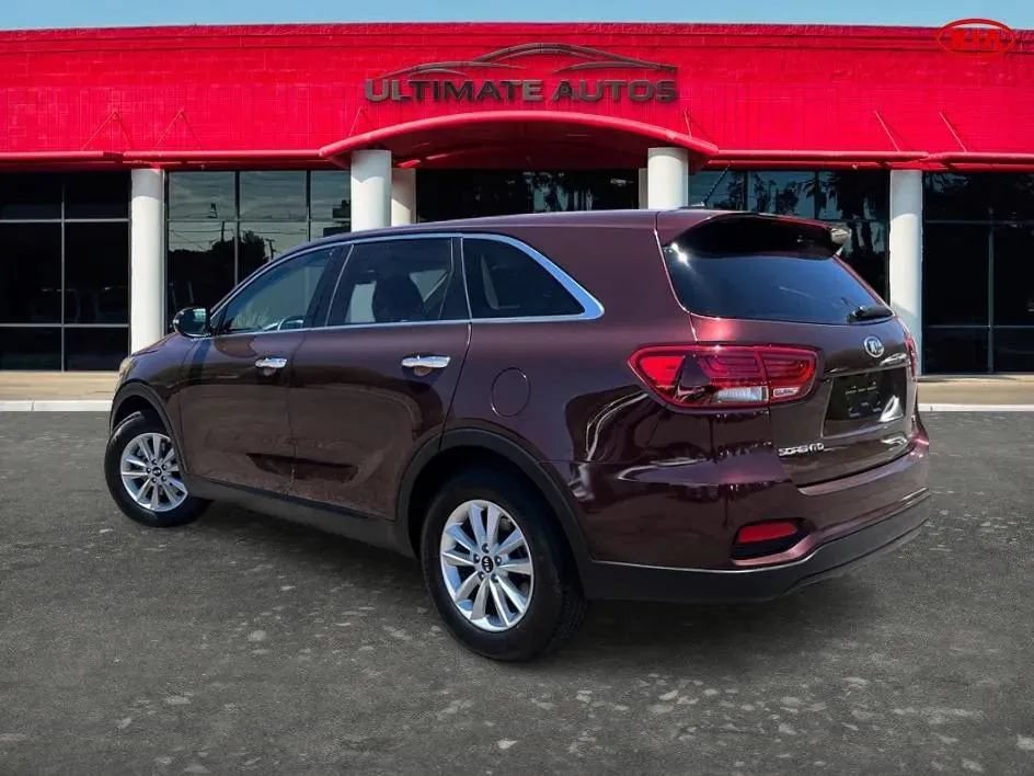Used 2019 Kia Sorento FWD V6 image 4