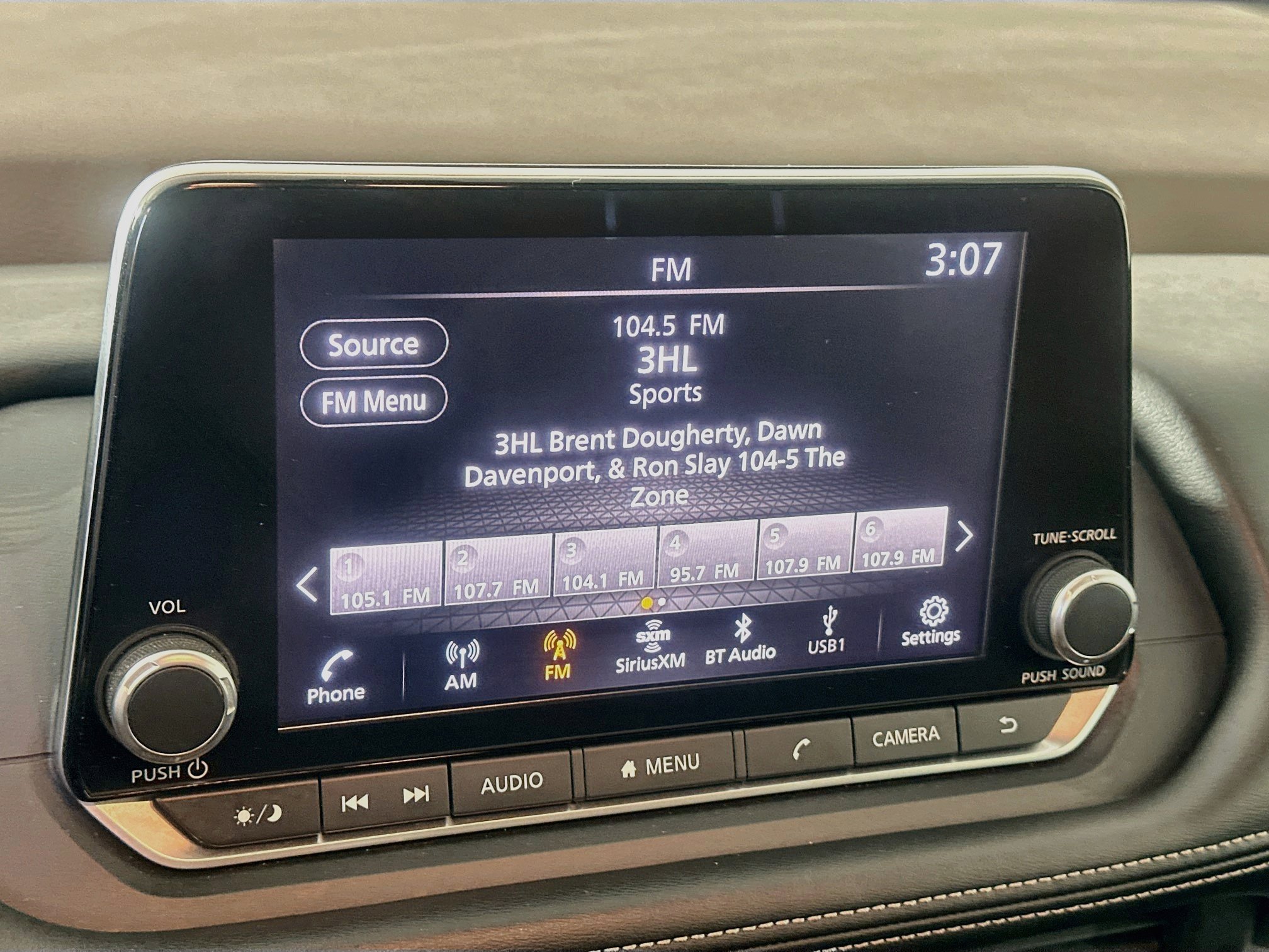 Used 2023 Nissan Rogue SV FWD image 21