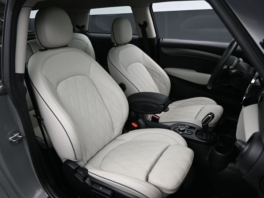 Used 2023 MINI Cooper S w/ Driver Assistance Package image 31