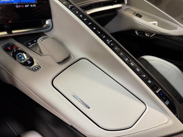 Used 2021 Chevrolet Corvette Stingray Preferred Cpe w/ Z51 Performance Package image 19