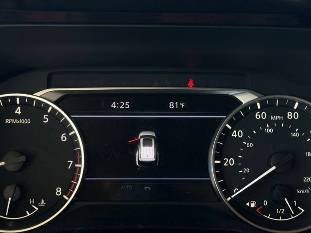 Used 2023 Nissan Pathfinder SL AWD/4WD image 16
