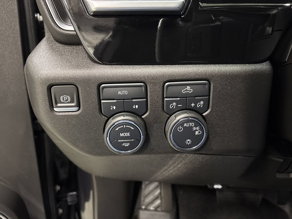 Used 2022 Chevrolet Silverado 1500 LT AWD/4WD image 27