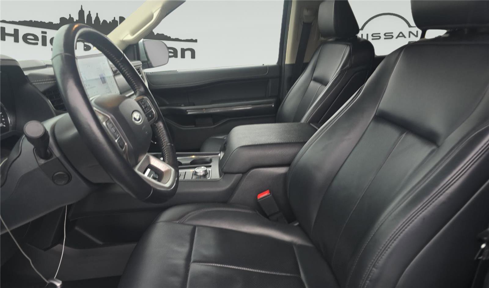 Used 2024 Ford Expedition Max XLT image 13