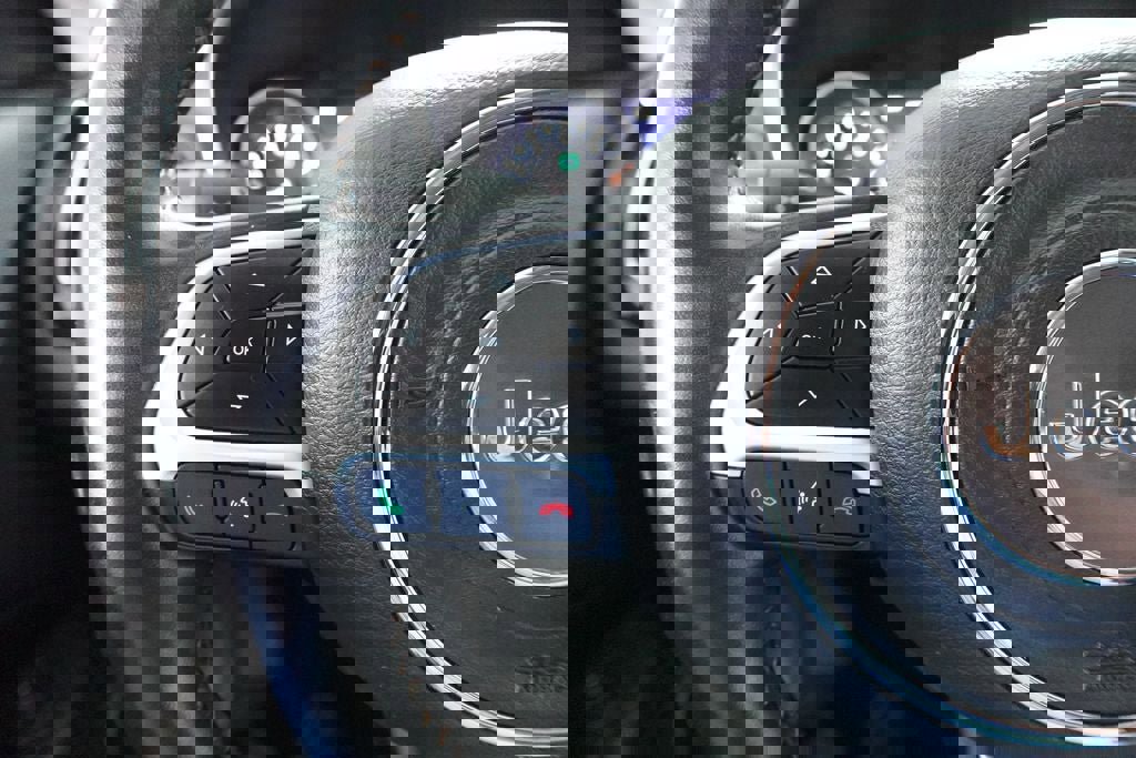 Used 2020 Jeep Compass Limited image 21