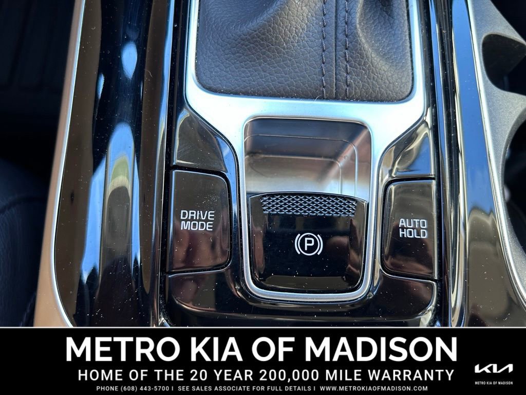 Used 2023 Kia Carnival SX Prestige image 25