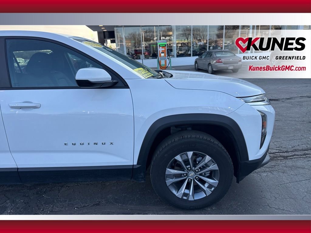 Used 2025 Chevrolet Equinox LT AWD/4WD image 13