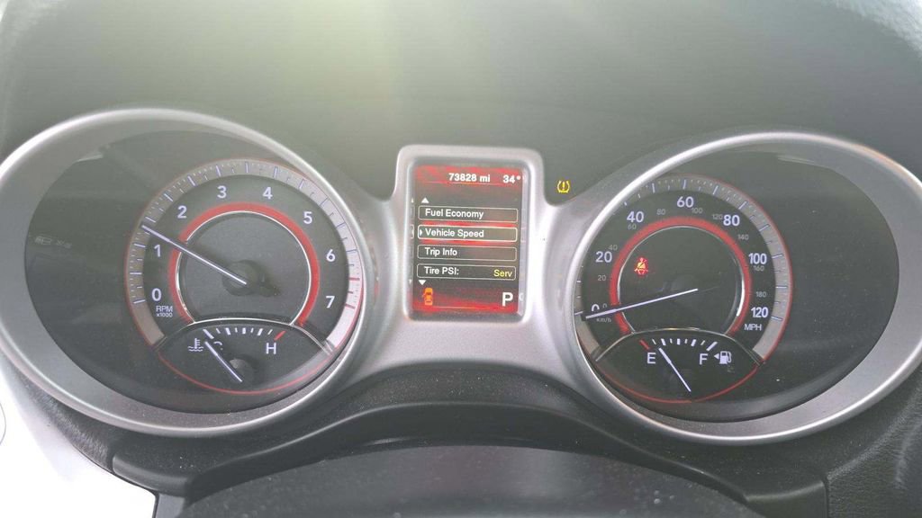 Used 2020 Dodge Journey SE w/ SE Popular Equipment Group image 9