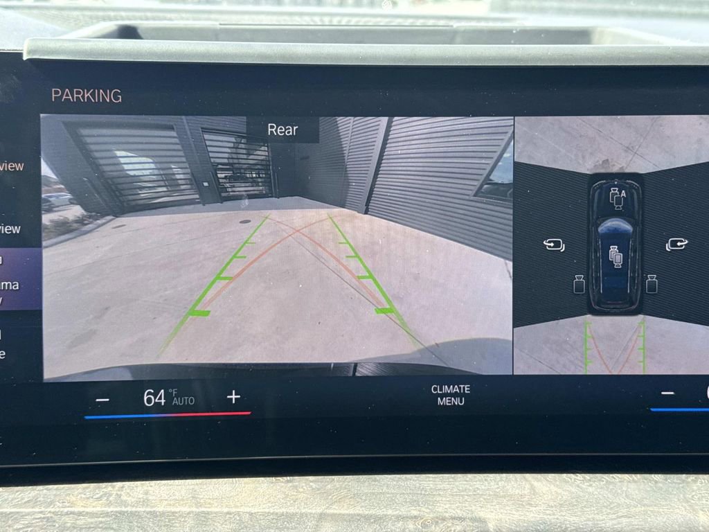 Used 2023 BMW X7 xDrive40i w/ Parking Assistance Package image 28