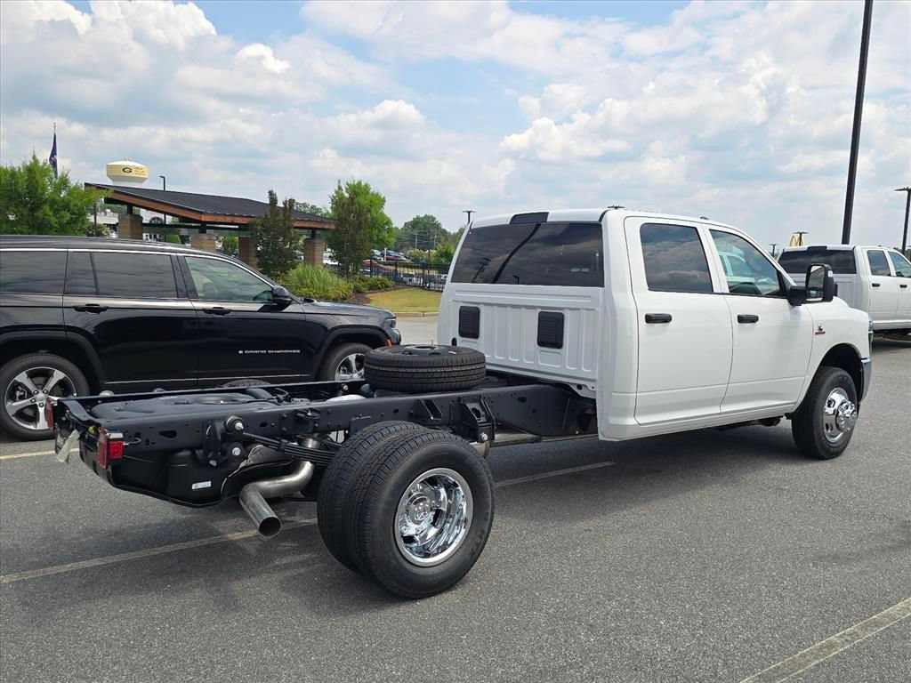New 2026 RAM 3500 Tradesman w/ Chrome Appearance Group A AWD/4WD image 3
