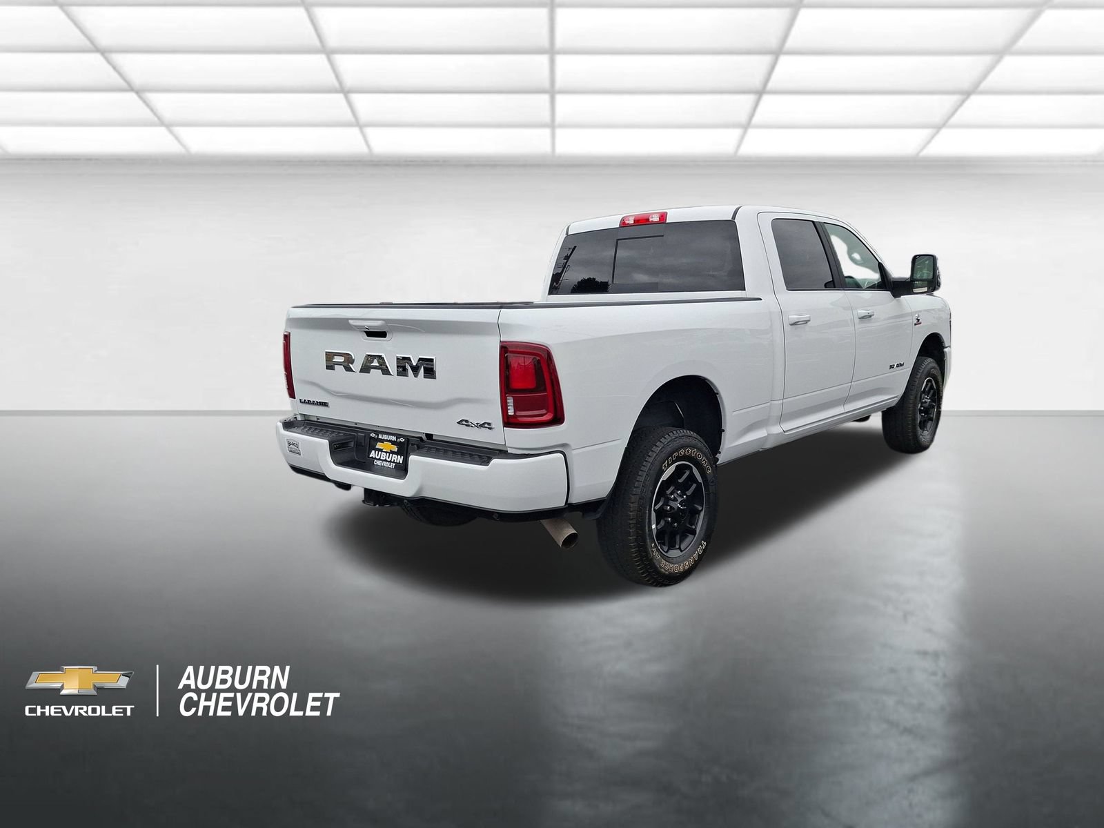 Used 2026 RAM 2500 Laramie AWD/4WD image 3