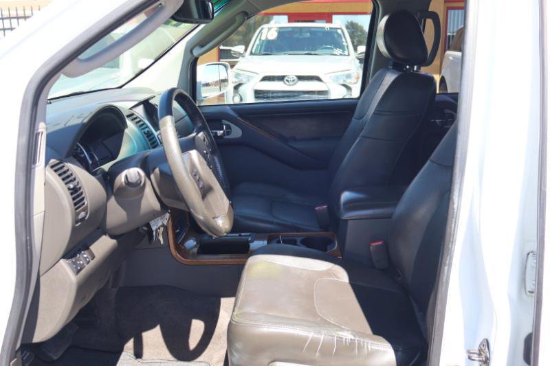 Used 2007 Nissan Pathfinder LE w/ LE Navigation Pkg AWD/4WD image 13