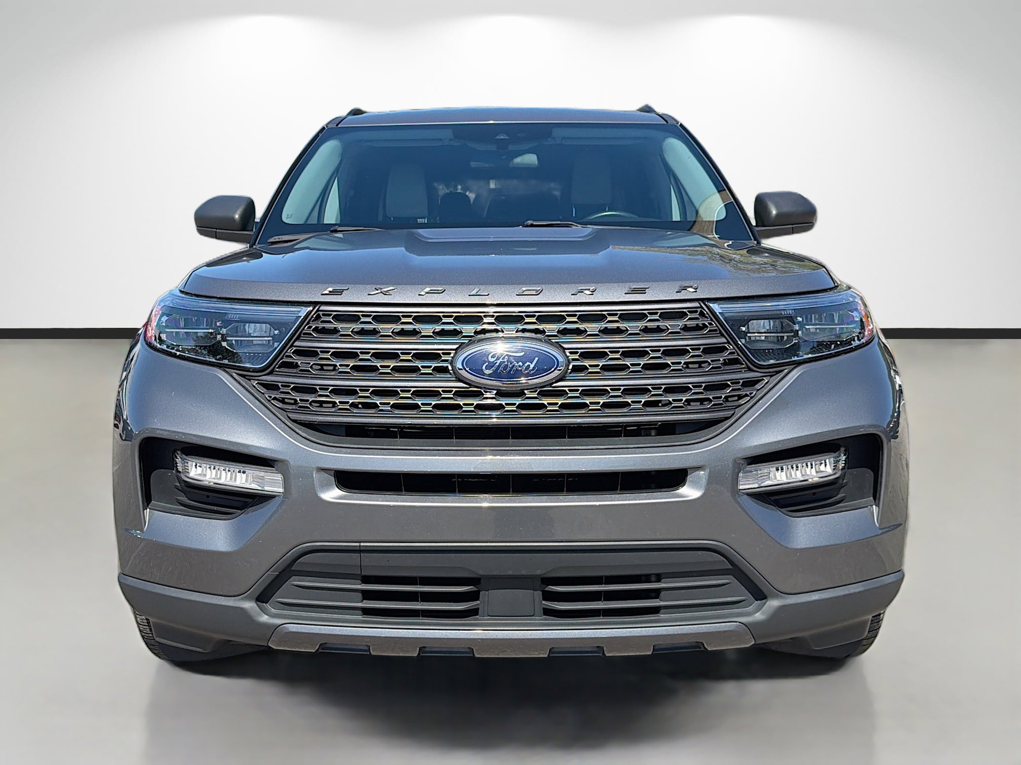 Used 2021 Ford Explorer XLT w/ Equipment Group 202A RWD image 8