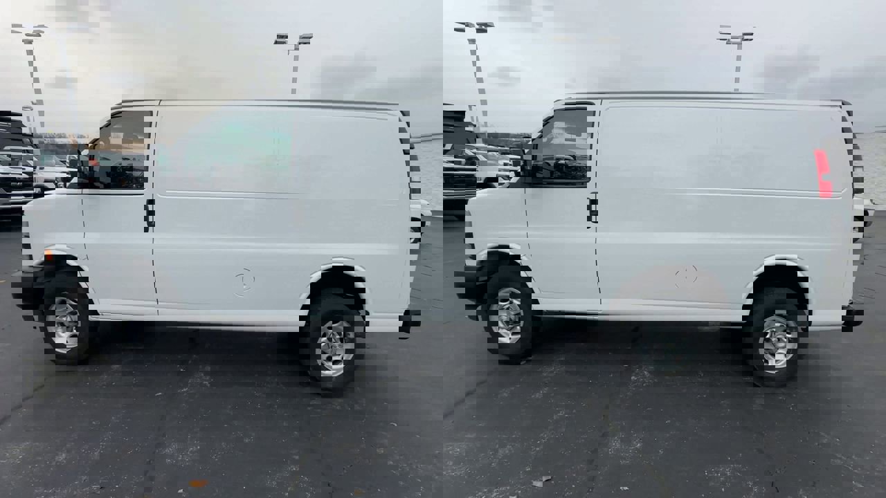 Used 2022 Chevrolet Express 2500 Extended w/ Driver Convenience Package image 5