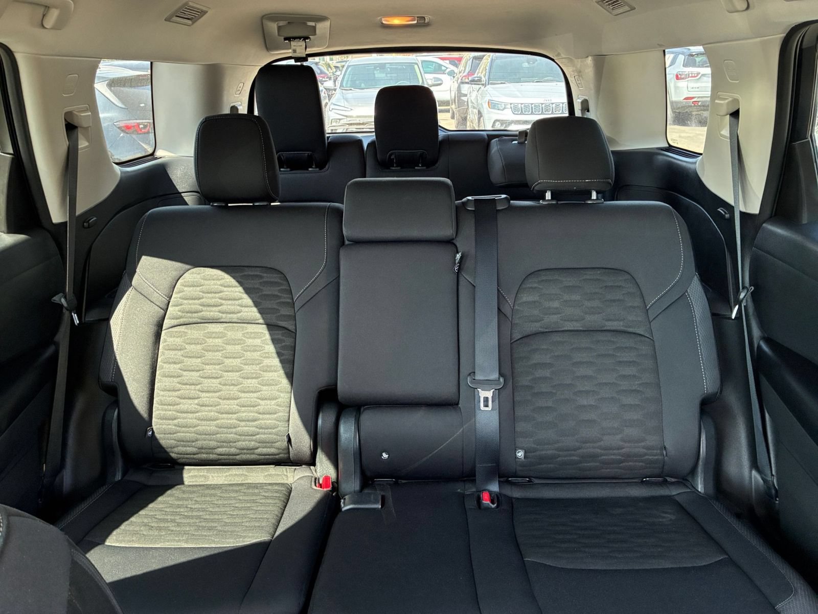 Used 2025 Nissan Pathfinder SV AWD/4WD image 40