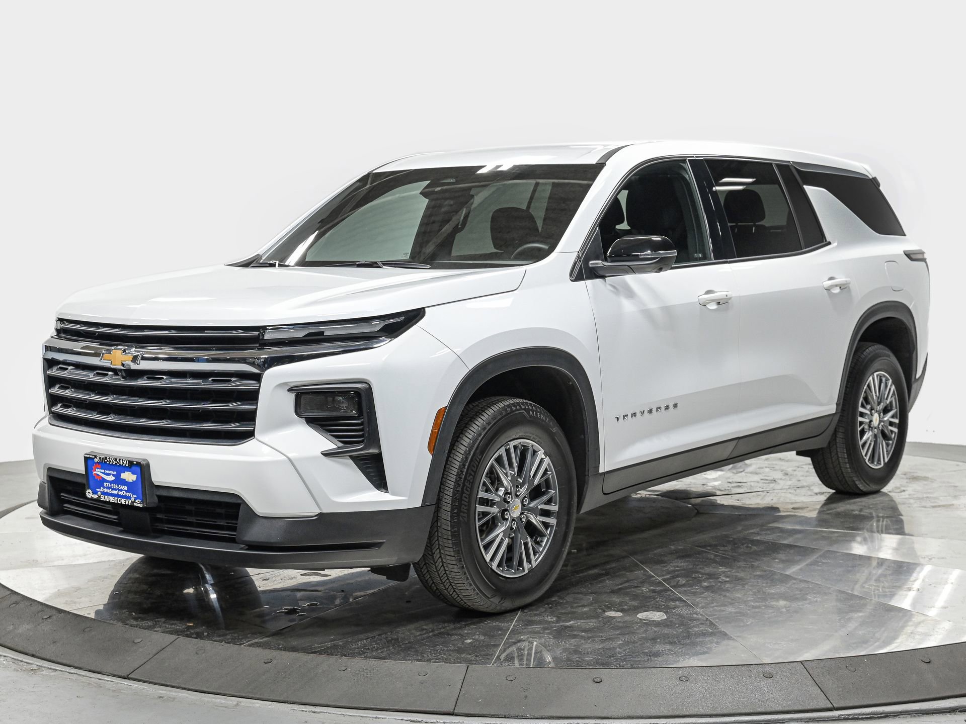 Used 2024 Chevrolet Traverse LS