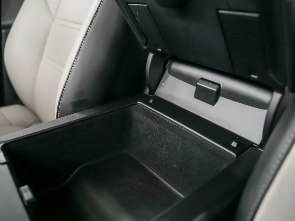 Used 2024 Porsche Cayenne AWD/4WD image 34