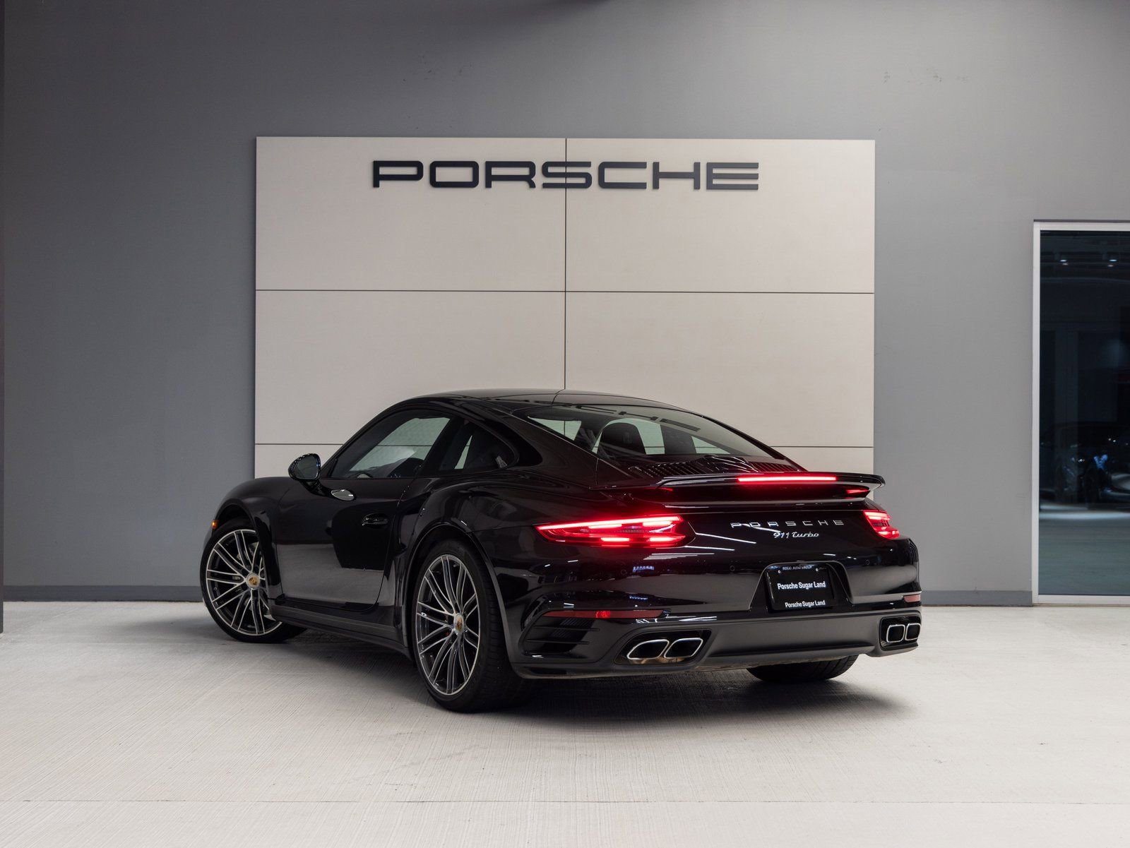 Certified 2019 Porsche 911 Turbo image 3
