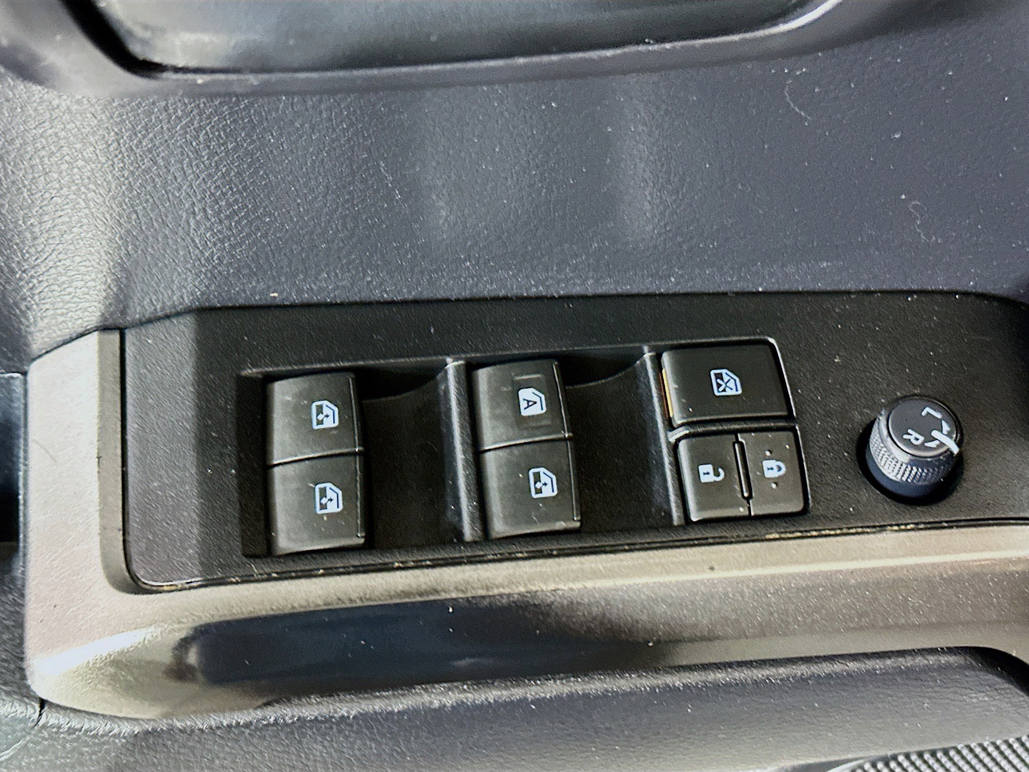 Used 2021 Toyota Tacoma SR5 RWD image 14