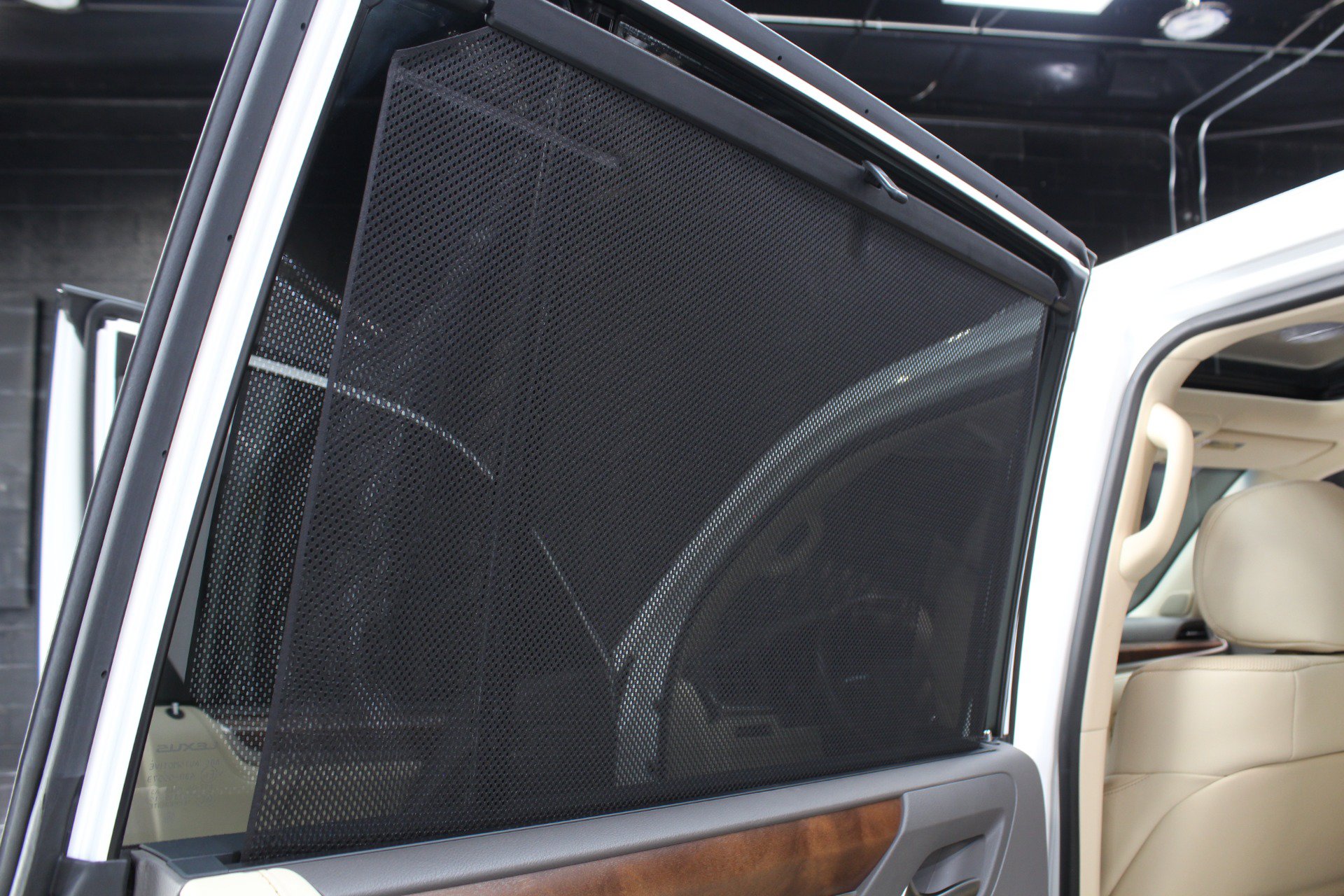 Used 2021 Lexus LX 570 4WD w/ Luxury Package image 40