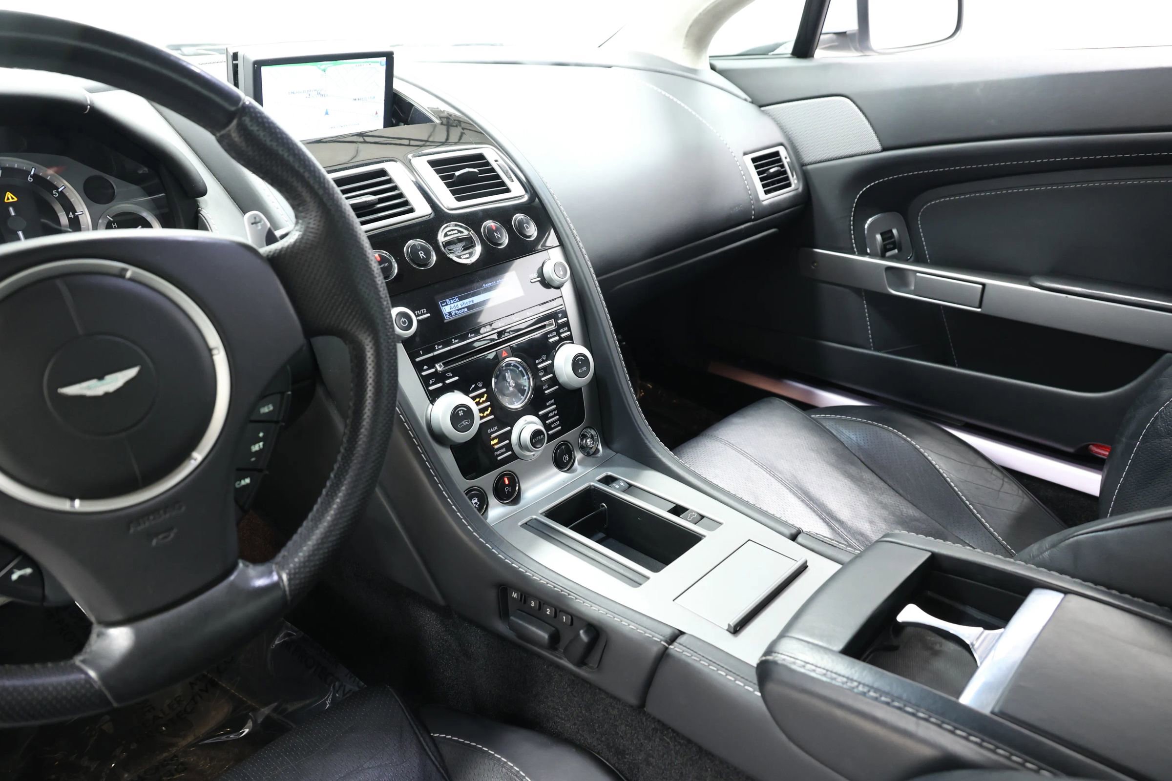 Used 2011 Aston Martin V8 Vantage Coupe image 36