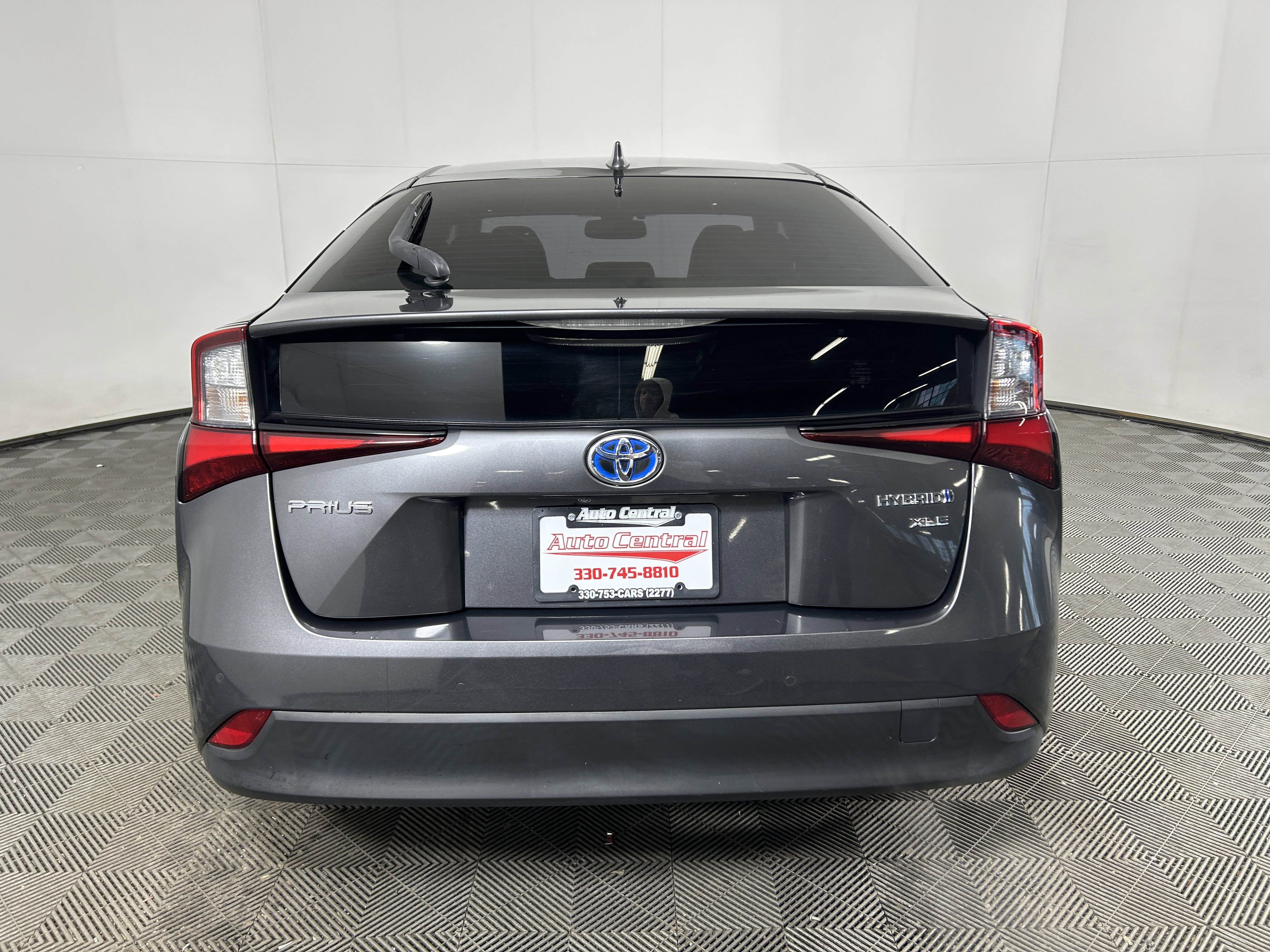 Used 2019 Toyota Prius XLE image 8