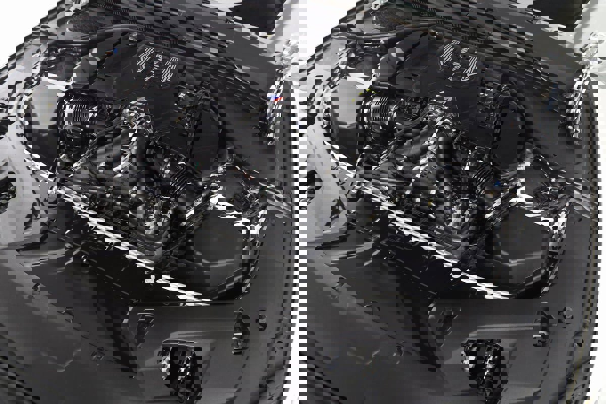 Used 2025 BMW M8 Competition image 25