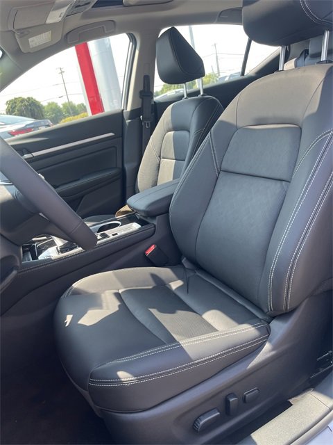 New 2025 Nissan Altima 2.5 SL image 9