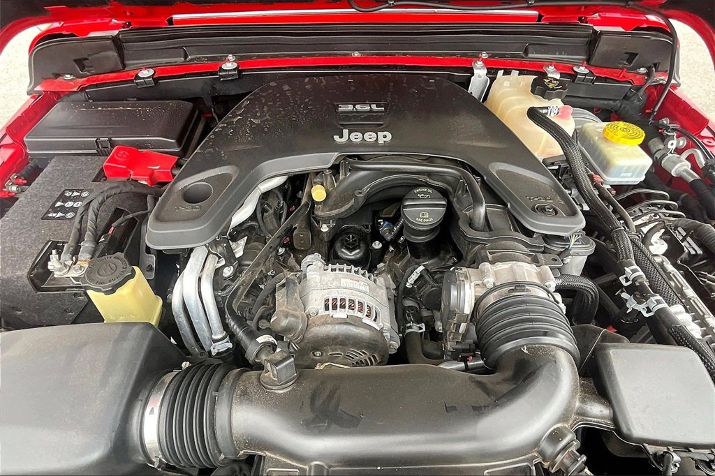 Used 2018 Jeep Wrangler Unlimited Sahara image 9