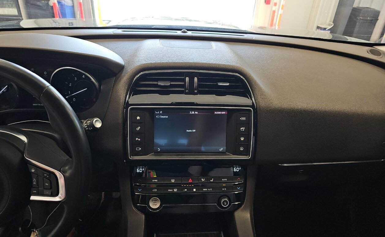 Used 2018 Jaguar F-PACE Prestige AWD/4WD image 13