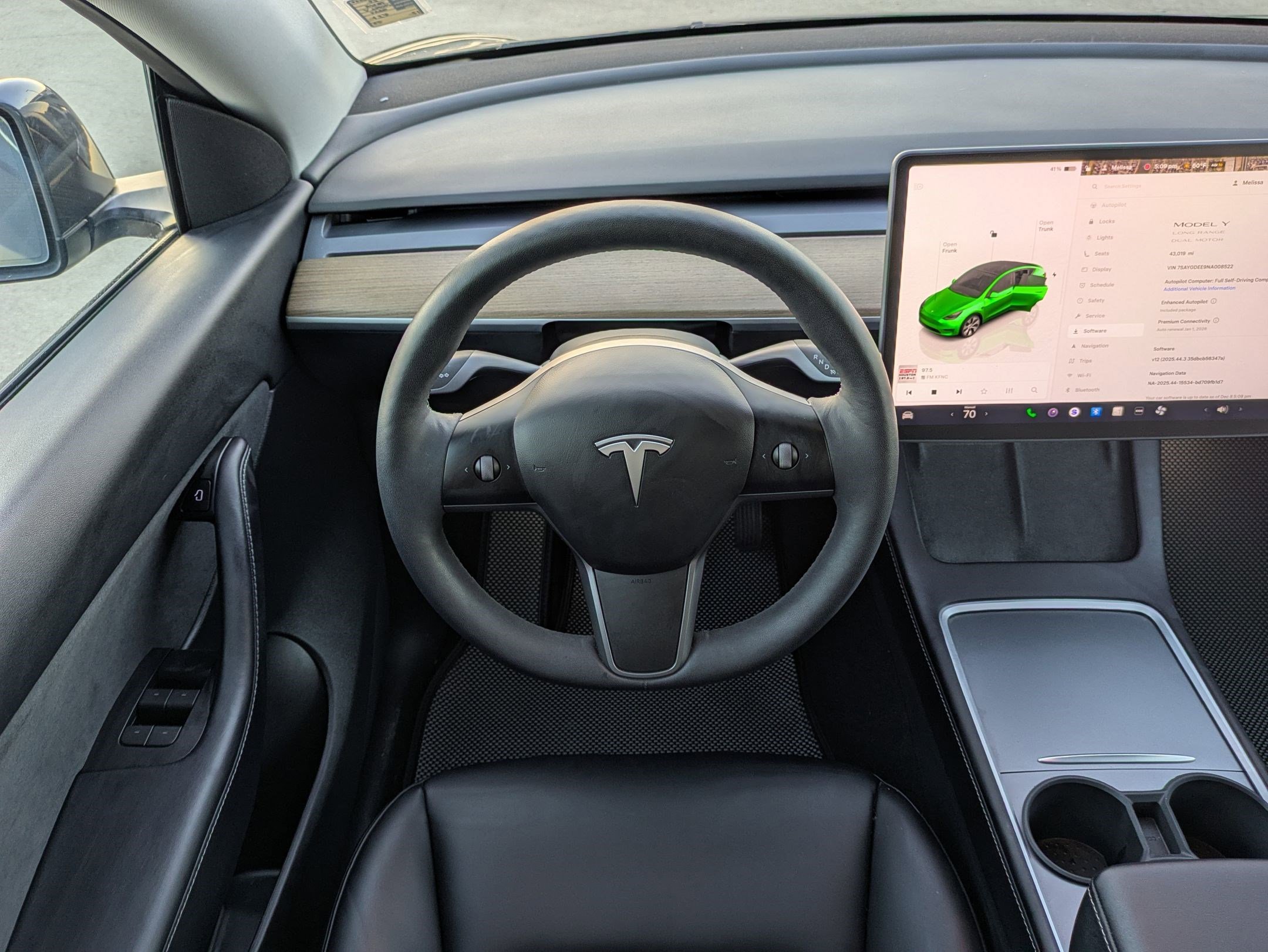 Used 2022 Tesla Model Y Long Range image 27