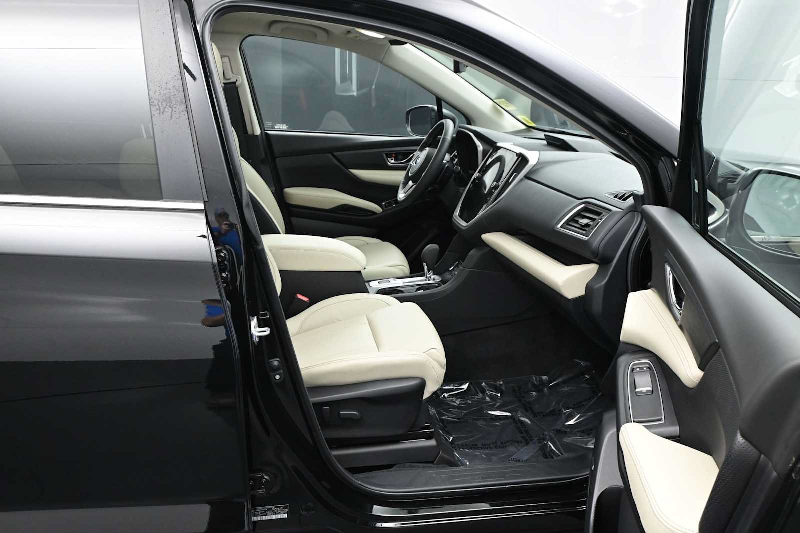 Used 2025 Subaru Ascent Limited AWD/4WD image 16