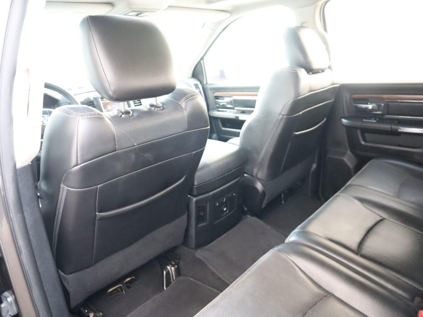 Used 2014 RAM 2500 Laramie w/ Cold Weather Group image 48