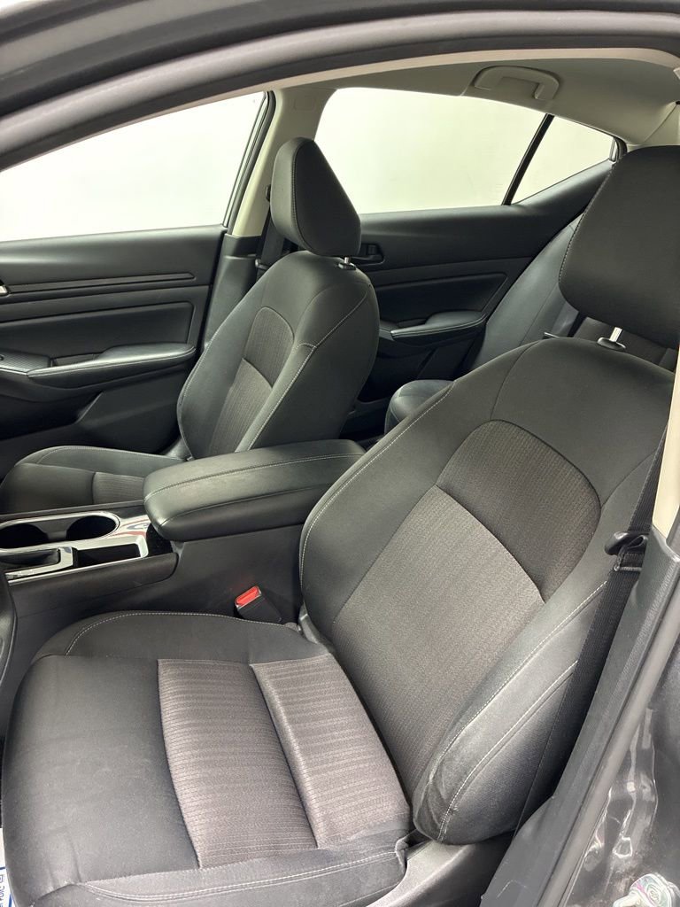 Used 2024 Nissan Altima 2.5 SV image 9