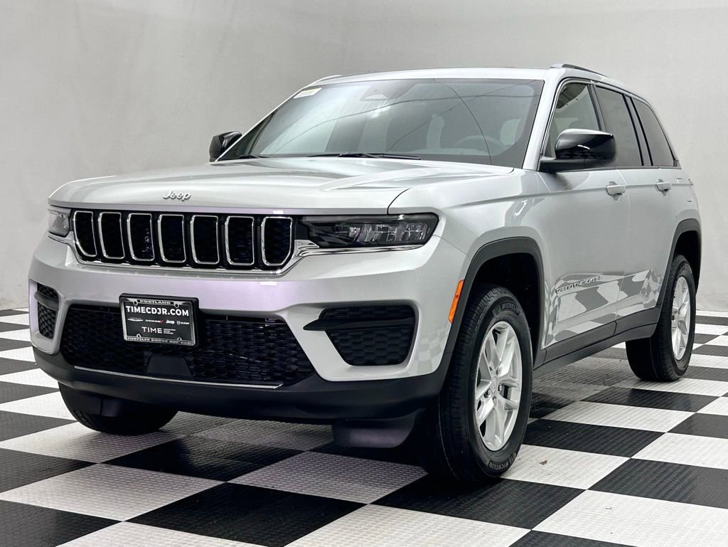 New 2025 Jeep Grand Cherokee Laredo X w/ Trailer Tow Package image 4
