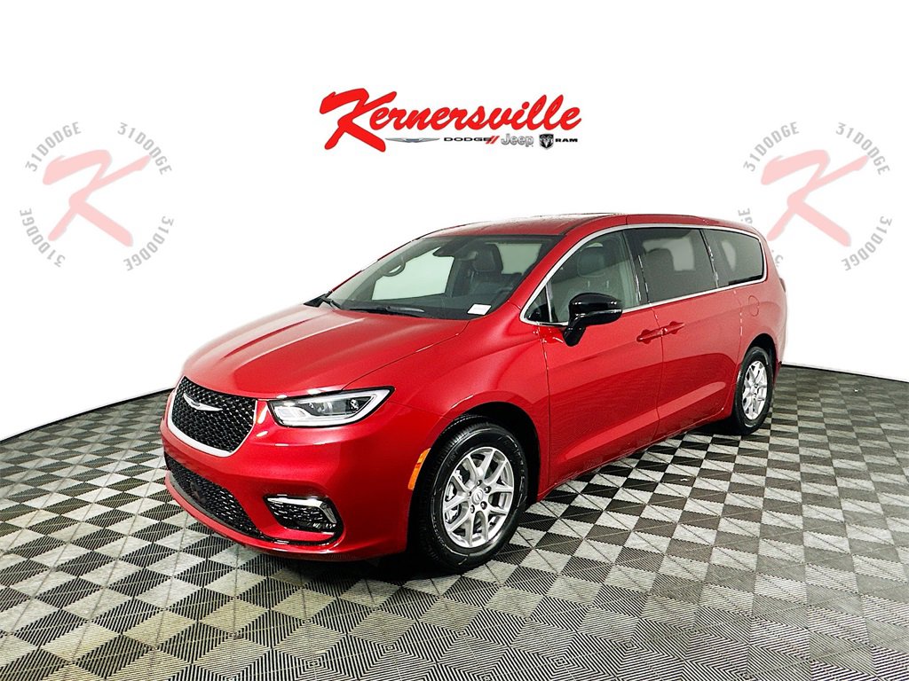 New 2026 Chrysler Pacifica Select image 3