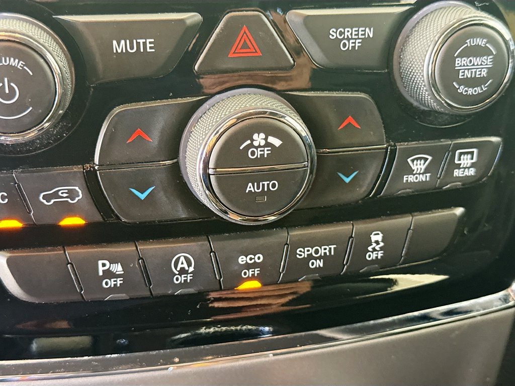 Used 2019 Jeep Grand Cherokee Limited AWD/4WD image 16
