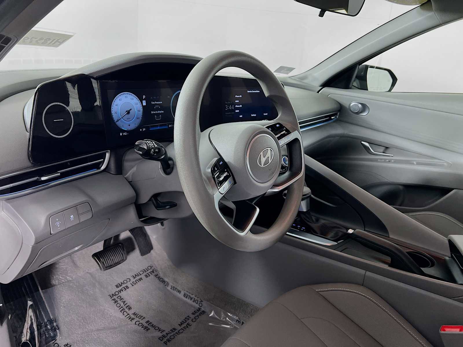 Certified 2024 Hyundai Elantra SEL image 9